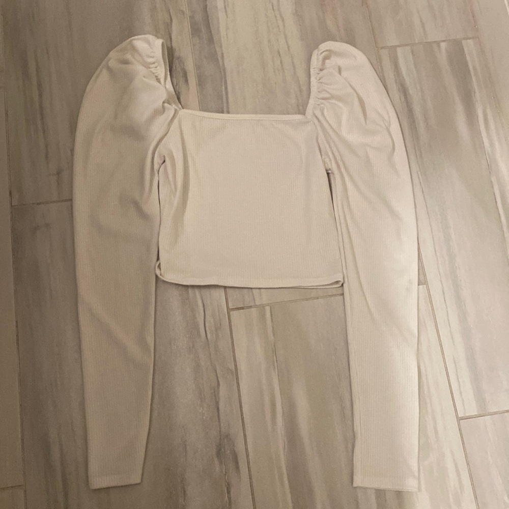 francesca’s white long sleeve crop top